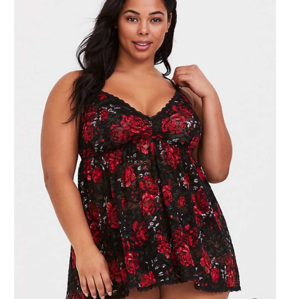 NWOT Torrid black and red rose lace chemise